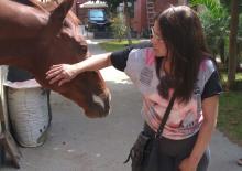 Los chicos de la Casa de reposo reciben terapias con caballos