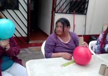 Los chicos de la casa de reposo realizando actividades y manualidades Los chicos de la casa de reposo realizando actividades y manualidades