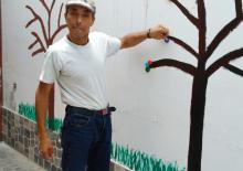 Los chicos de la casa de reposo haciendo manualidades Los chicos de la casa de reposo haciendo manualidades